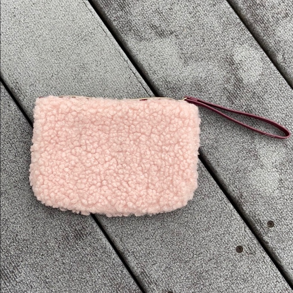 ❄️ Small Fuzzy Makeup Bag